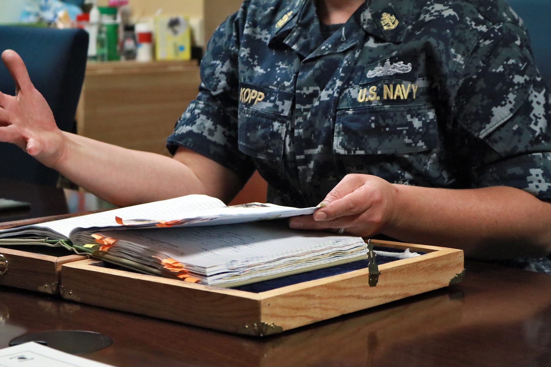 06-designdays16-chargebook09