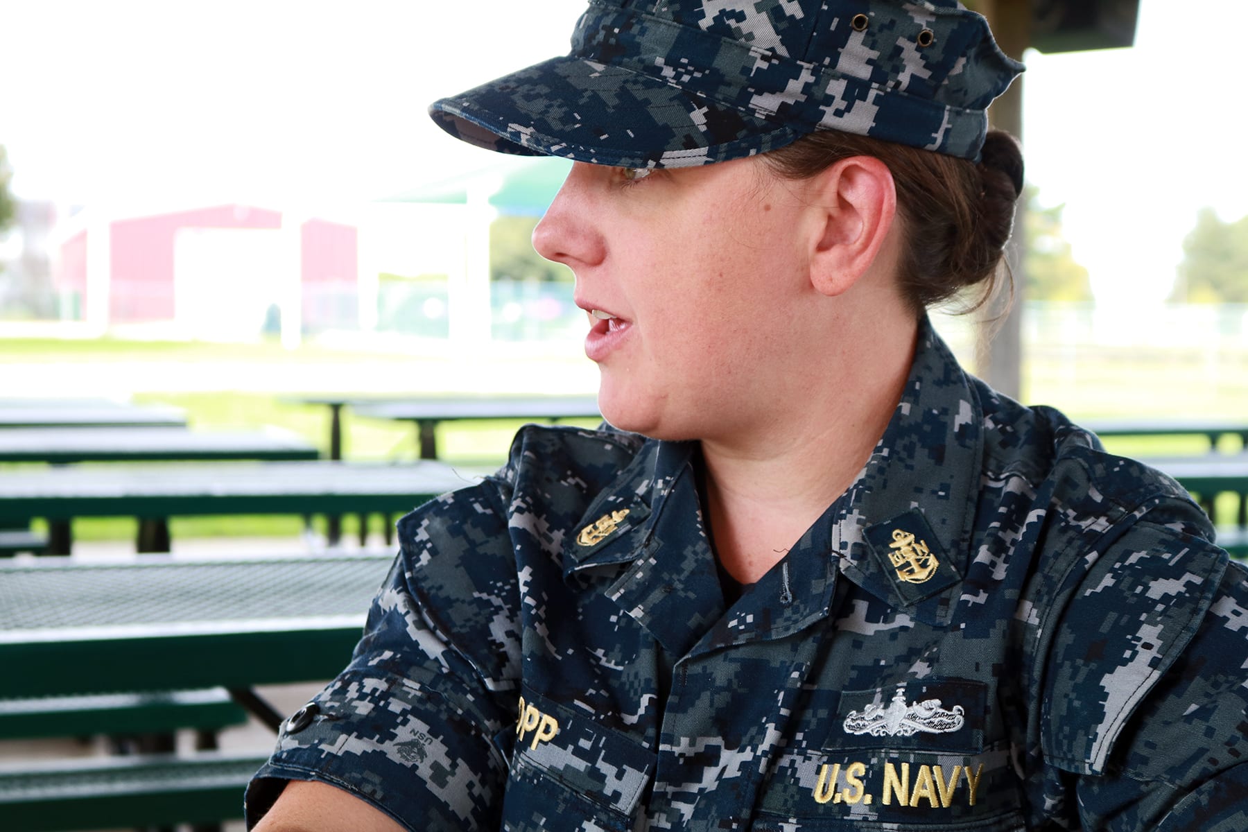 06-designdays30-outsidetalking06