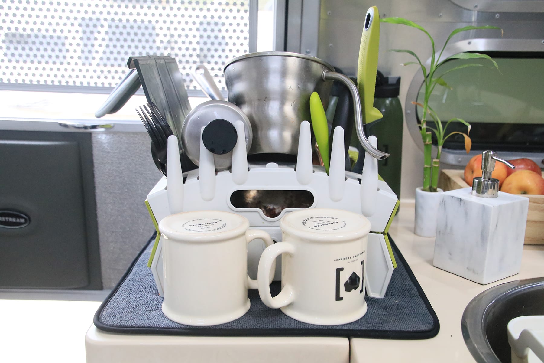 02-ME-journey-fozzils-dishrack
