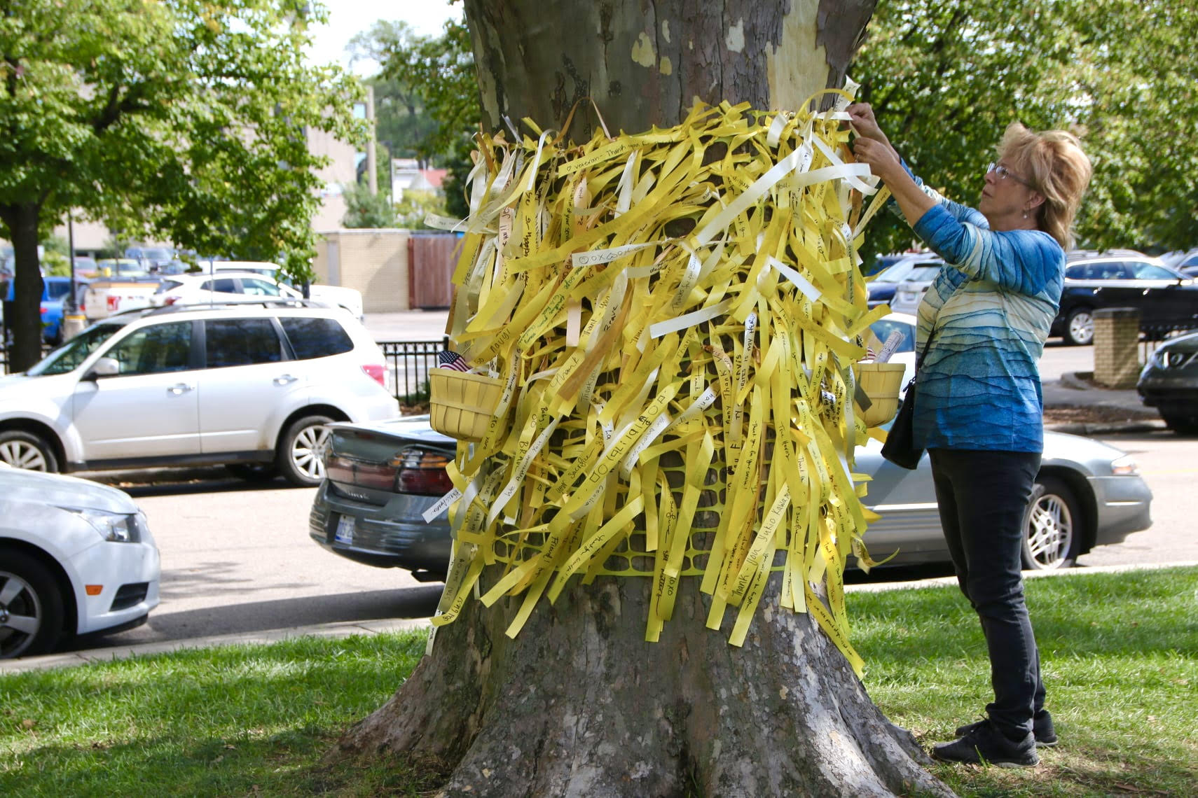 yellowribbons-adding